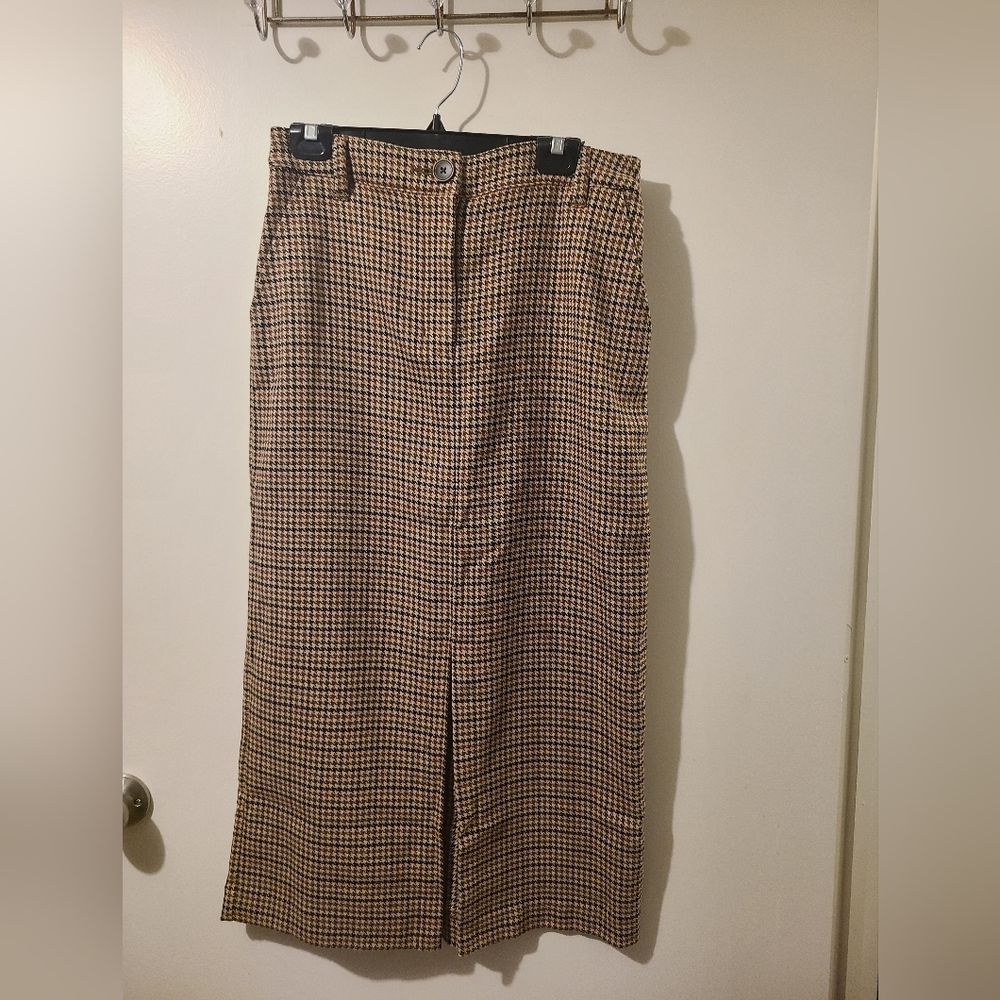 CAbi Houndstooth Showroom Skirt